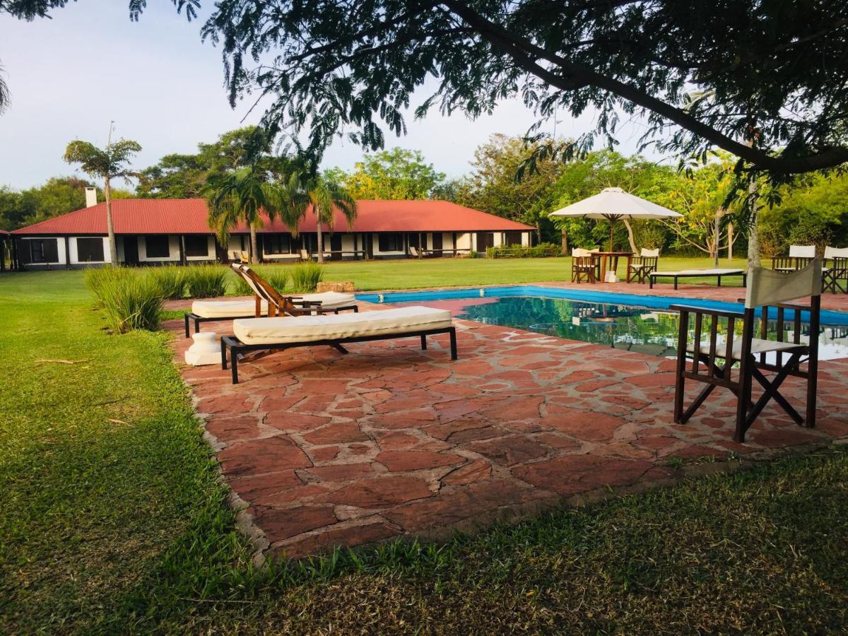 Aguape Lodge Colonia Carlos Pellegrini  Exterior photo